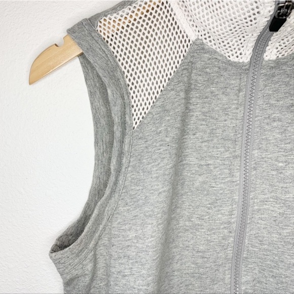 Fabletics - Temecula Zip Up Vest  Mesh Inserts - Gray & White - Size Medium - Picture 4 of 16